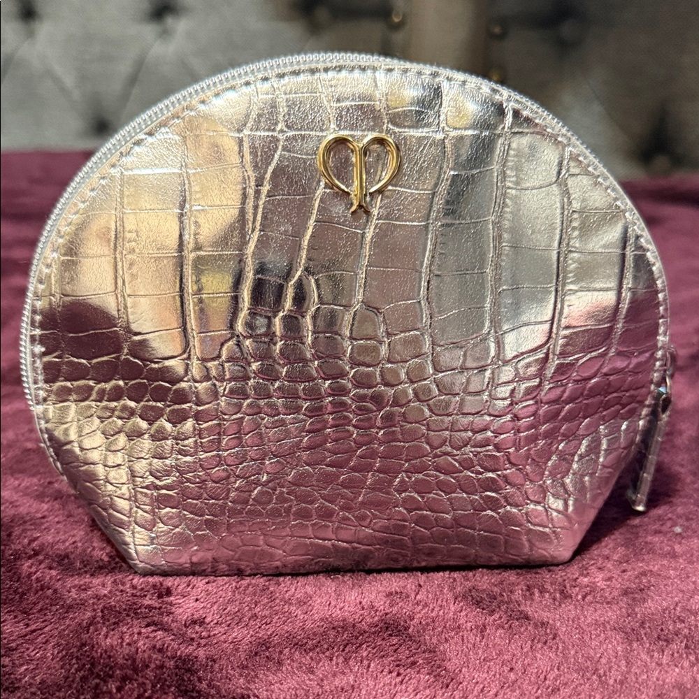 Clé de Peau Silver Croc-Embossed Cosmetic Case